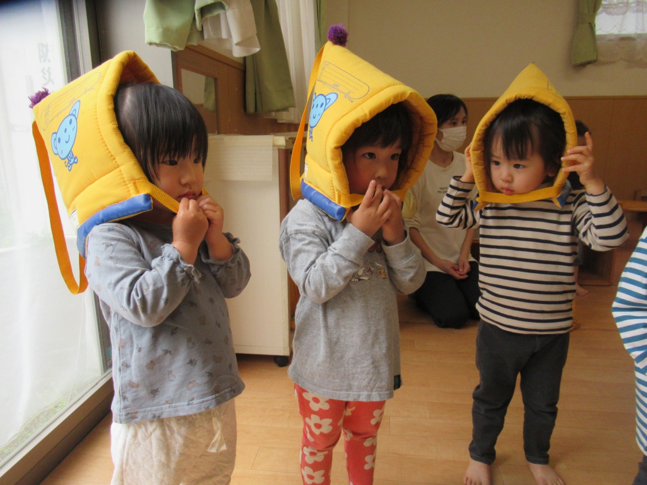 避難訓練の様子～アイン三枚町保育園すみれ組（2歳児クラス